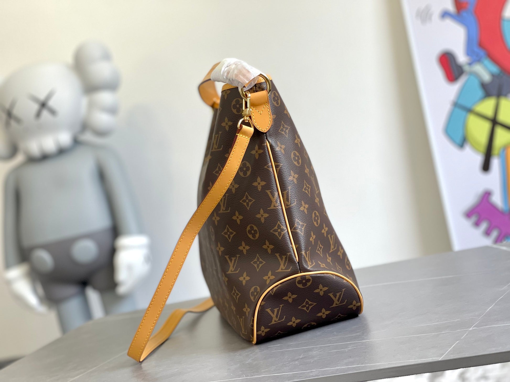 Louis Vuitton Graceful MM Monogram Canvas Shoulder Bag with Pouch