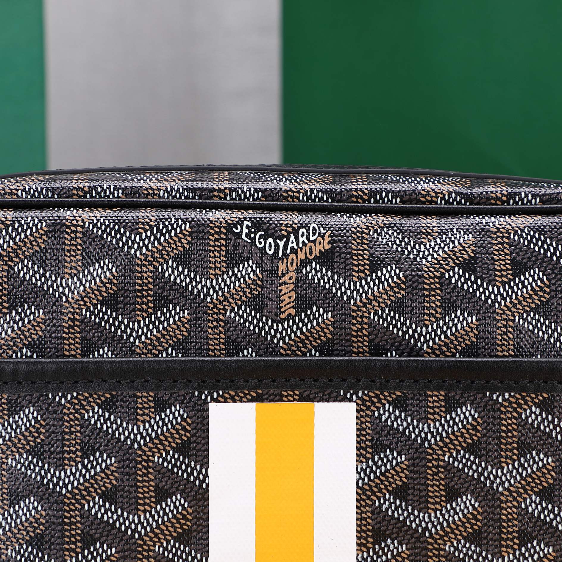 Gogy Classic Chevron Pattern Crossbody Camera Bag with Yellow Stripe