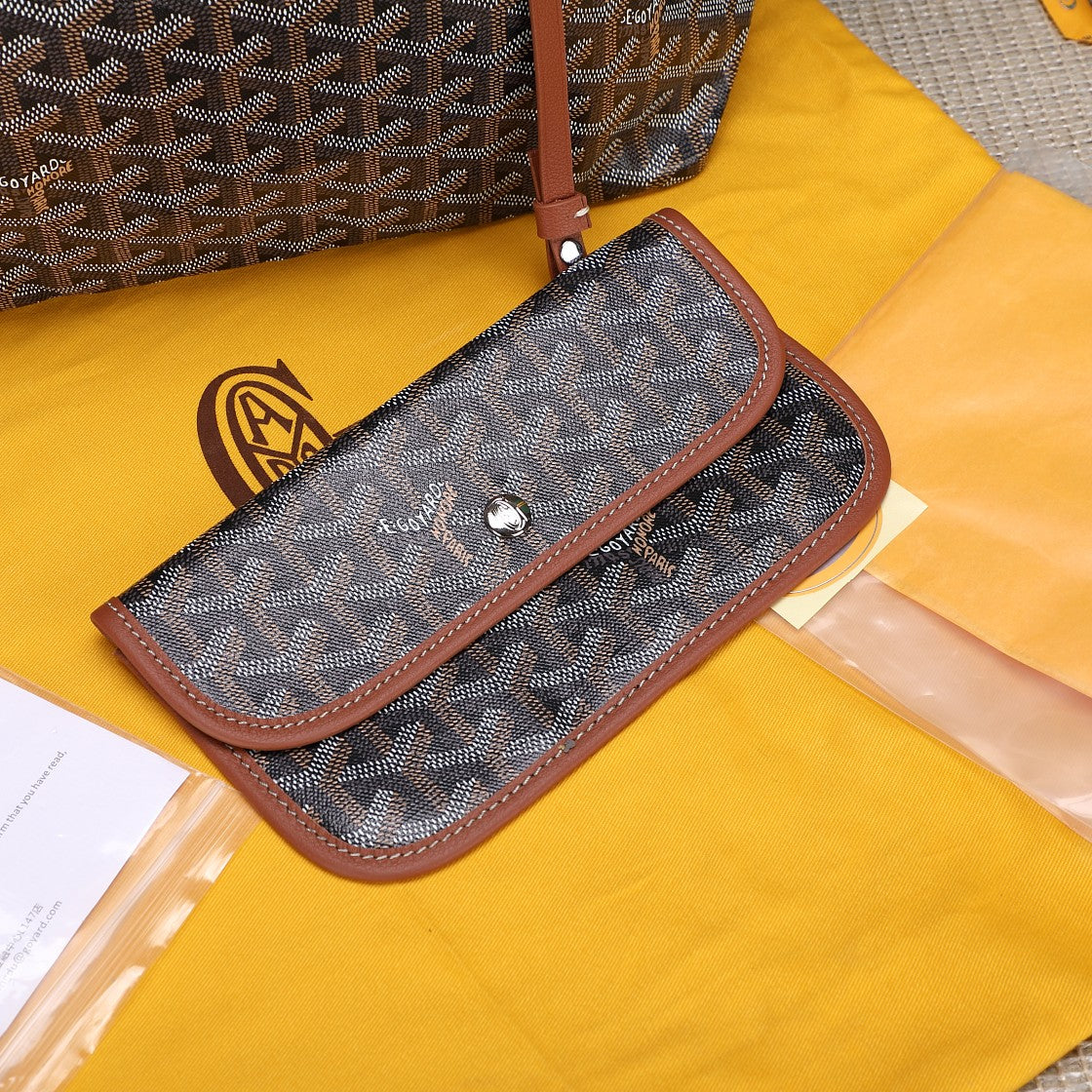 Gogy Classic Chevron Print Tote Bag with Cartoon Patch and Pouch