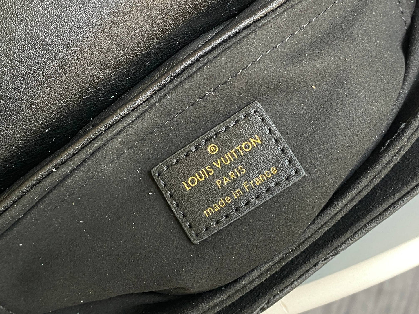 Louis Vuitton New Wave Chain Bag MM - Black Quilted Calf Leather