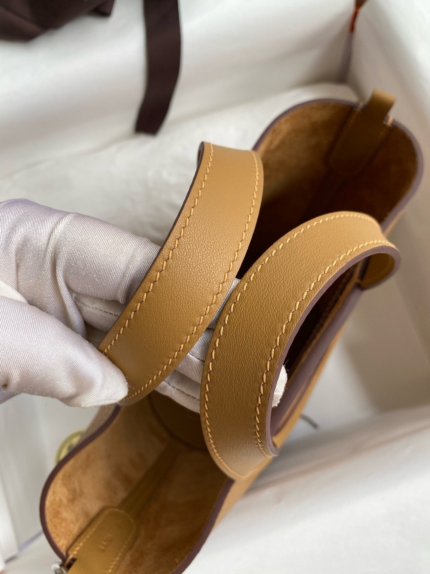 Hermès In-the-Loop 18 Bag - Gold Clemence Leather Handbag