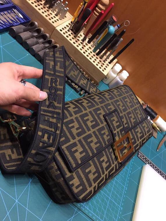 Fendi Zucca Print Baguette Shoulder Bag - Brown Monogram Canvas