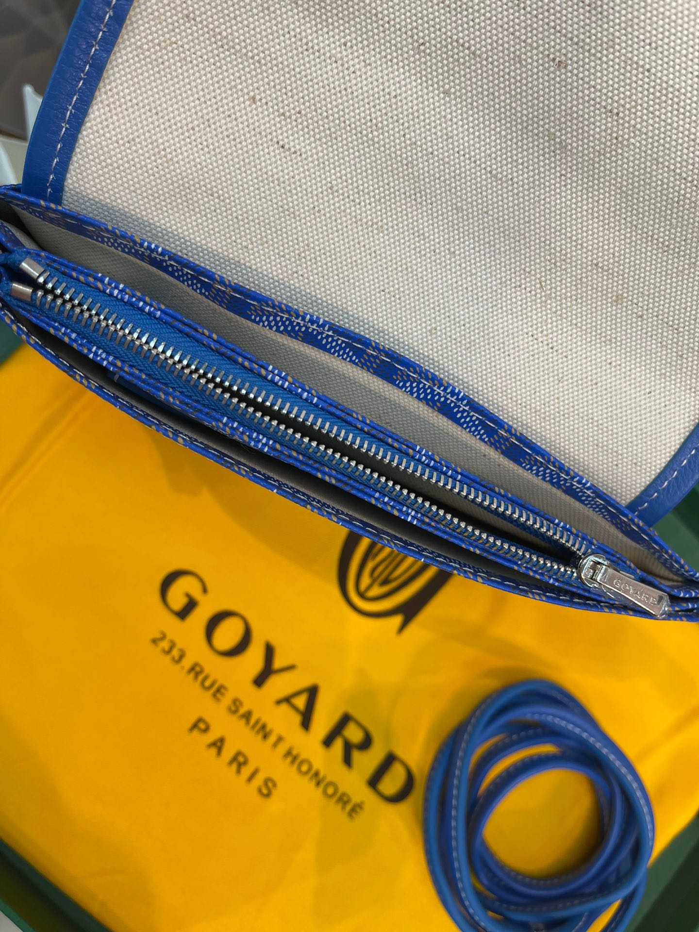 Gogy Classic Blue Chevron Pattern Crossbody Shoulder Bag