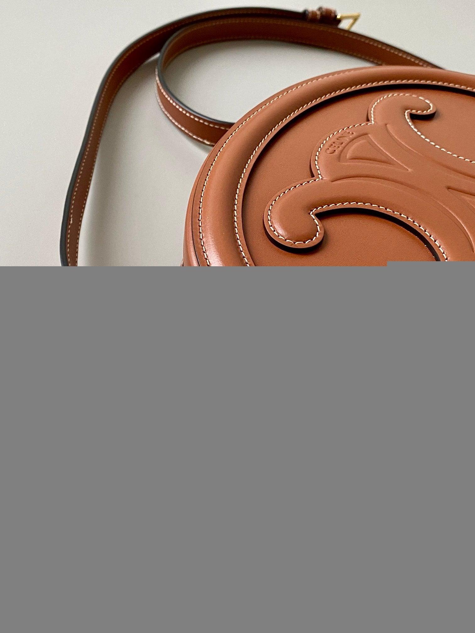 Celine Oval Bag Cuir Triomphe in Tan Smooth Calfskin Crossbody Purse