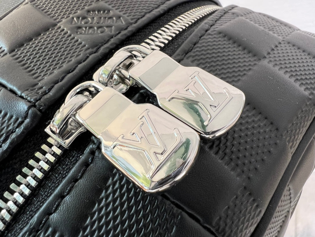 Black Woven Leather Men's Backpack - Stylish Intrecciato Pattern Rucksack