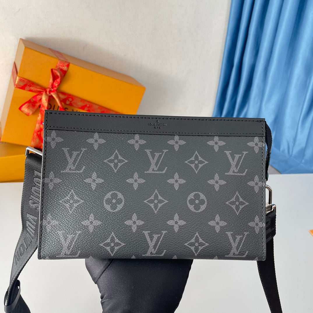Louis Vuitton Black Monogram Canvas Crossbody Messenger Bag with Removable Pouch