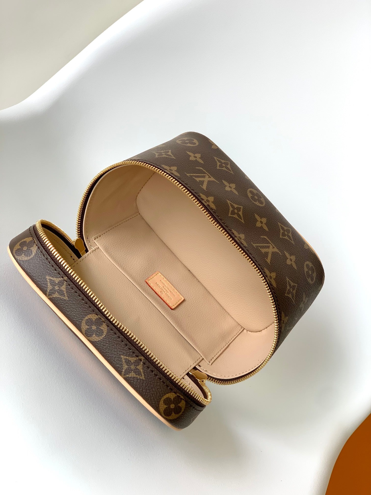 Louis Vuitton Luxury Brown Monogram Travel Vanity Case Cosmetic Makeup Bag