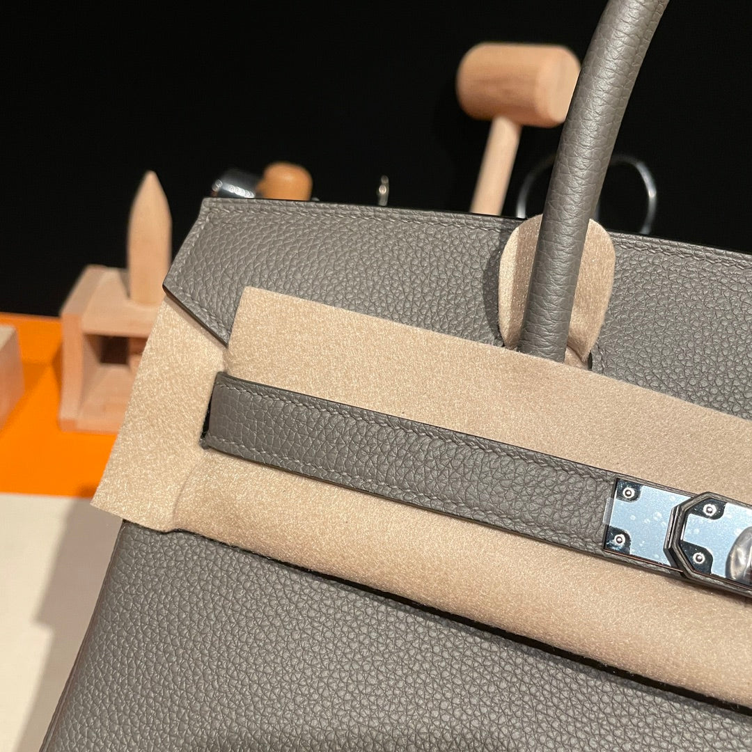 Hermès Birkin 25 Handbag in Etoupe Grey Togo Leather with Palladium Hardware