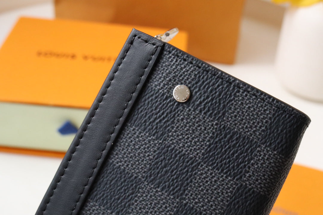 Louis Vuitton Damier Graphite Canvas Toiletry Pouch MM - Black/Grey