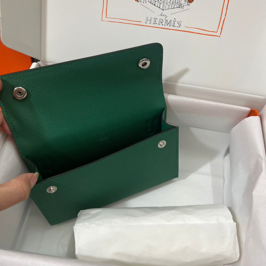 Hermès Small Green Leather Crossbody Bag with Detachable Strap - Authentic Luxury Designer Pouch