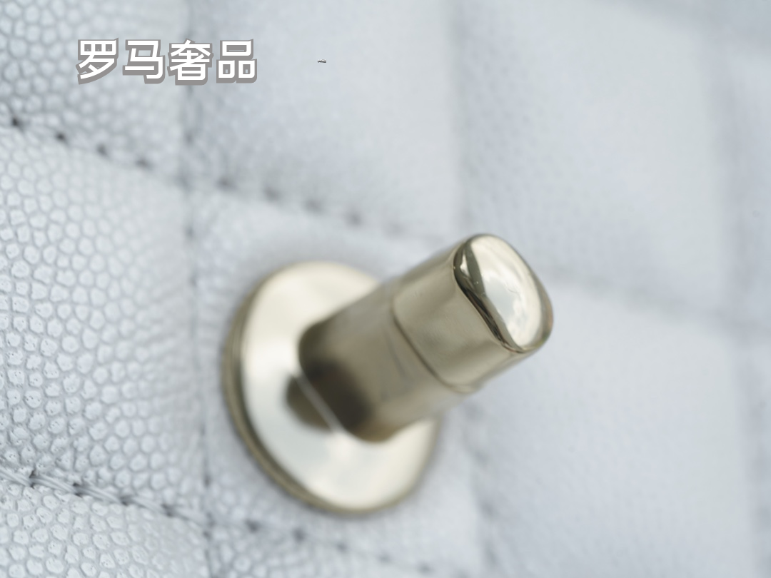 Chanel White Quilted Caviar Coco Handle Bag with Gold-Tone Hardware